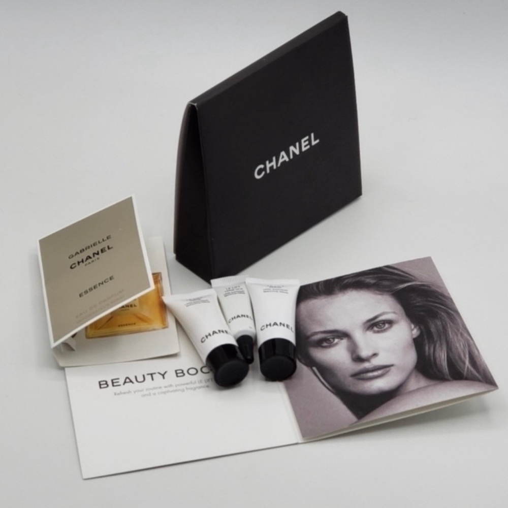 CHANEL LE LIFT gift set samples